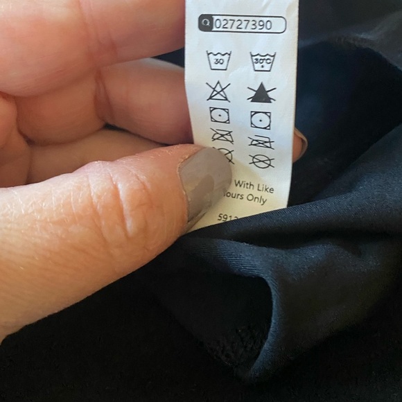 HALARA SoCinched High Waisted Black Tummy Control Leggings Side Pocket Medium - Picture 10 of 10